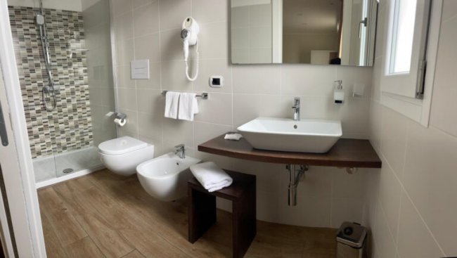 CAMERE HOTEL