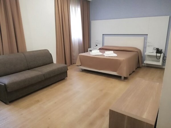 CAMERE HOTEL